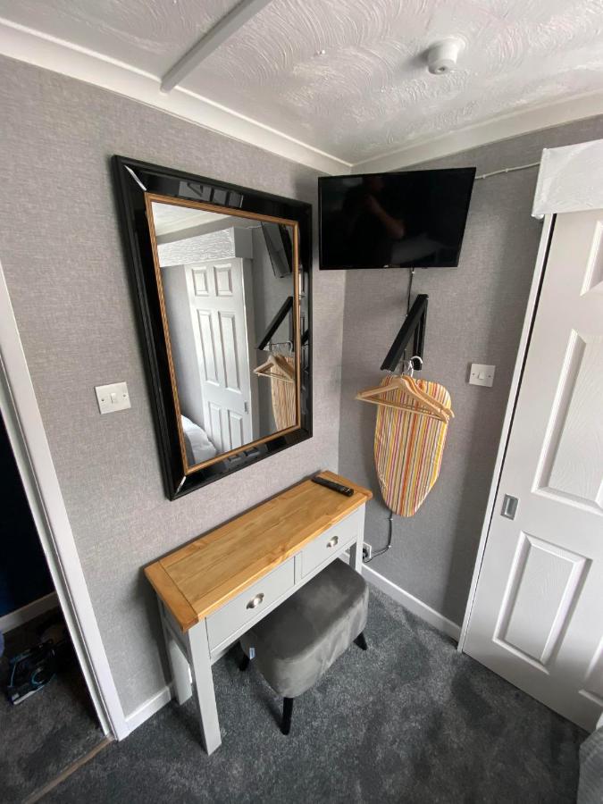 Delovely Hotel Blackpool Bagian luar foto
