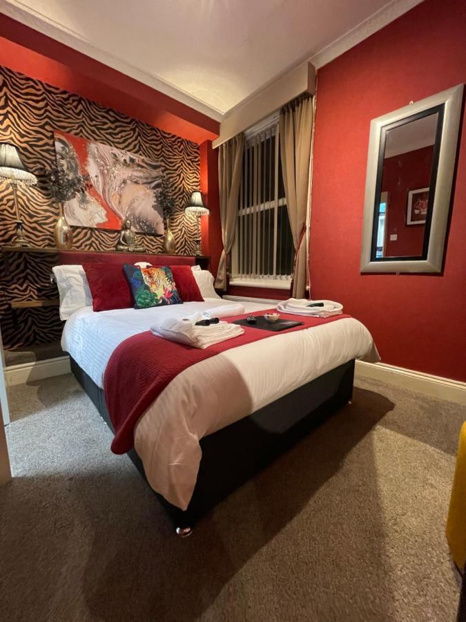 Delovely Hotel Blackpool Bagian luar foto