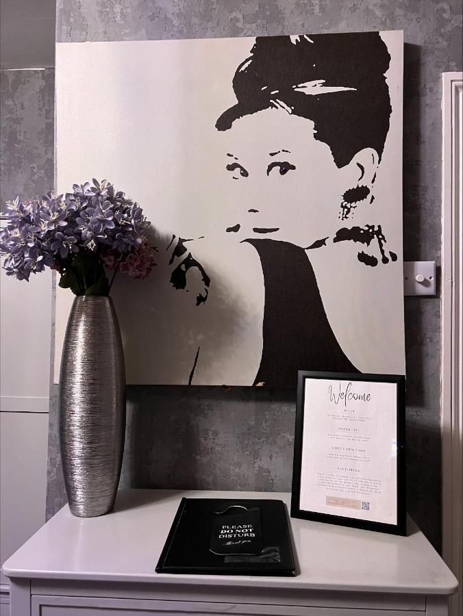 Delovely Hotel Blackpool Bagian luar foto