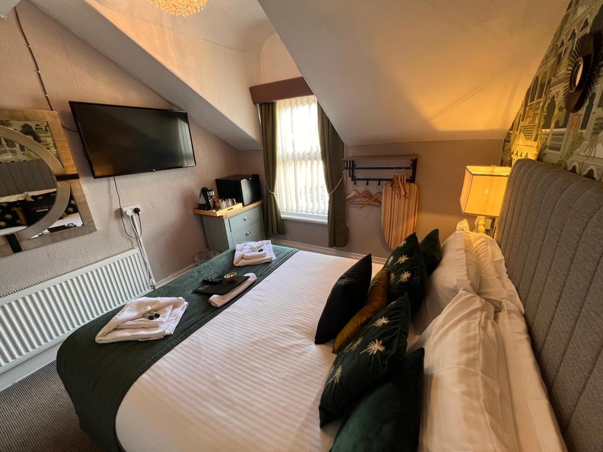 Delovely Hotel Blackpool Bagian luar foto