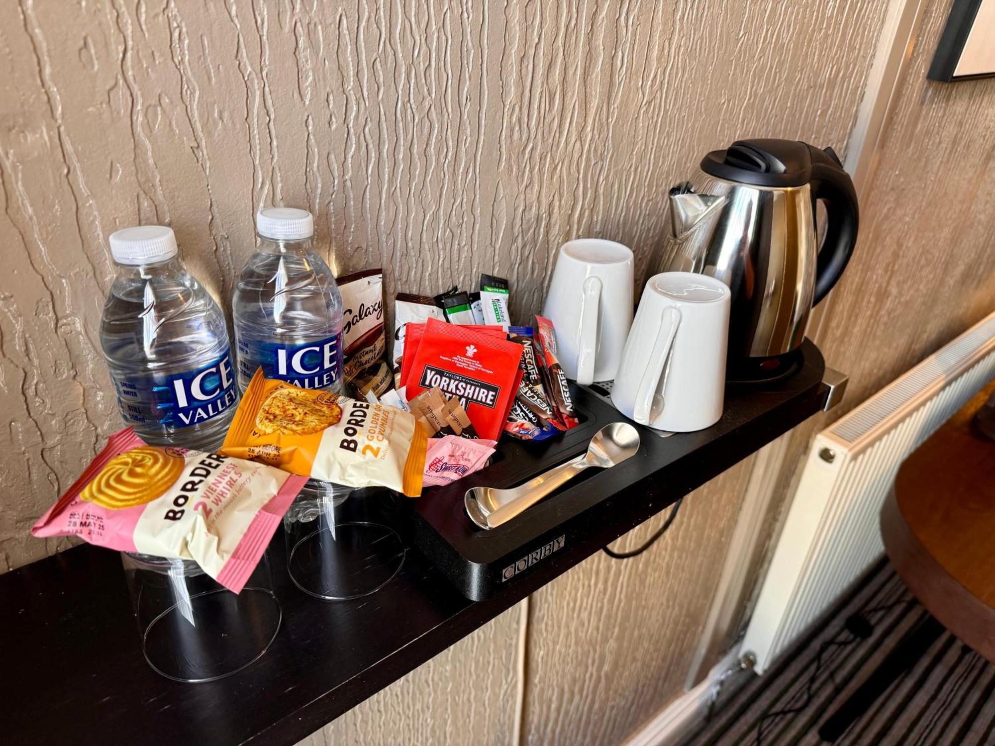 Delovely Hotel Blackpool Bagian luar foto
