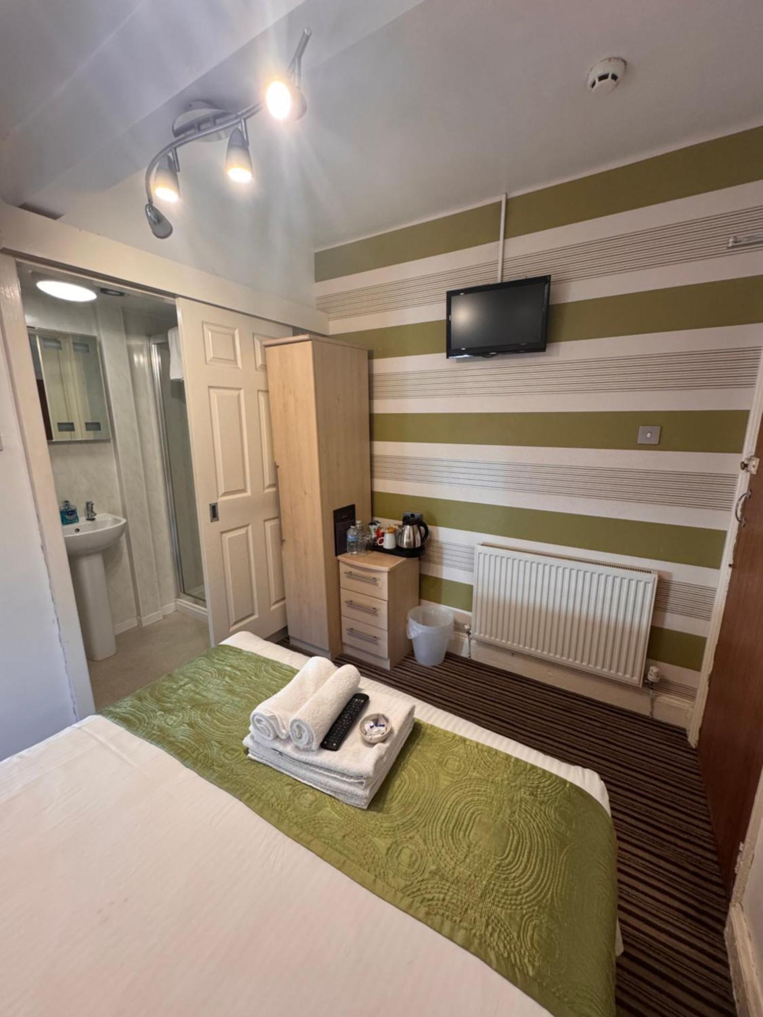 Delovely Hotel Blackpool Bagian luar foto