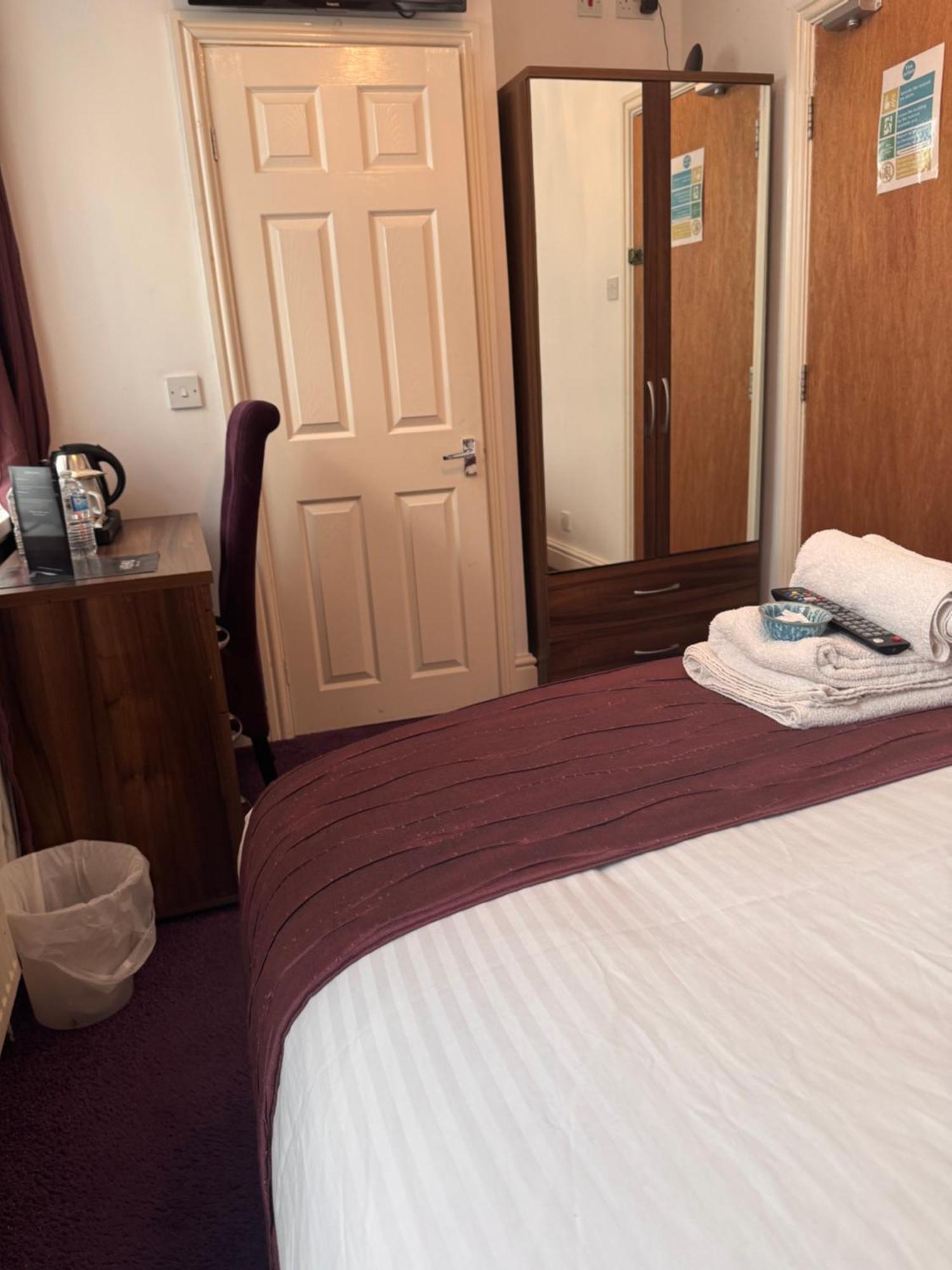Delovely Hotel Blackpool Bagian luar foto